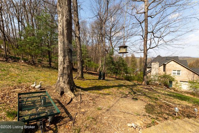 1908 Riva Ridge Rd, Louisville, KY 40214