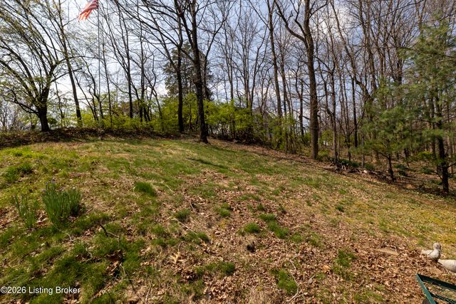 1908 Riva Ridge Rd, Louisville, KY 40214