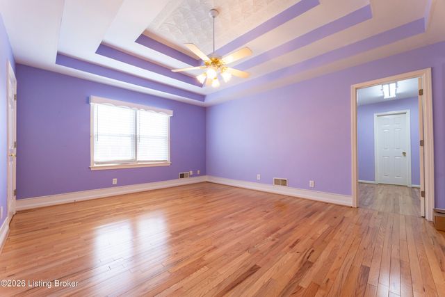 1908 Riva Ridge Rd, Louisville, KY 40214