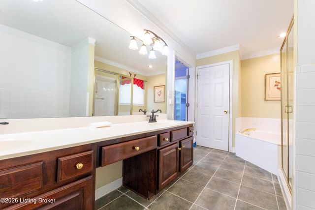 1908 Riva Ridge Rd, Louisville, KY 40214