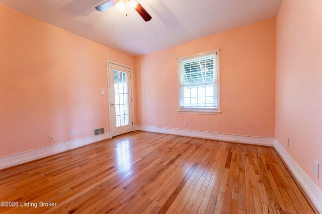 1908 Riva Ridge Rd, Louisville, KY 40214