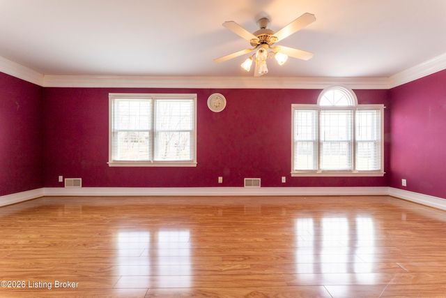 1908 Riva Ridge Rd, Louisville, KY 40214