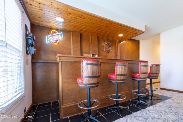 1908 Riva Ridge Rd, Louisville, KY 40214