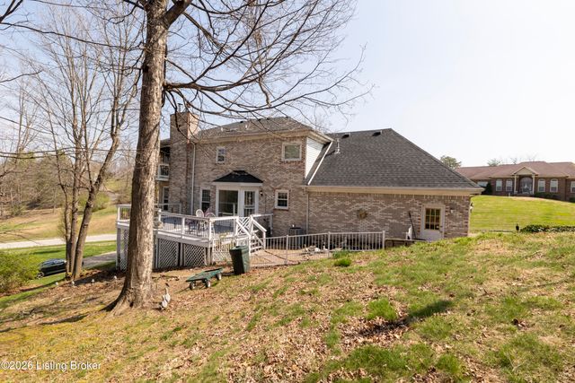 1908 Riva Ridge Rd, Louisville, KY 40214