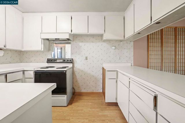 4 Long Creek Cir, Clayton, CA 94517