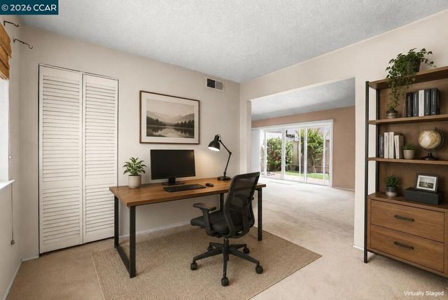 4 Long Creek Cir, Clayton, CA 94517