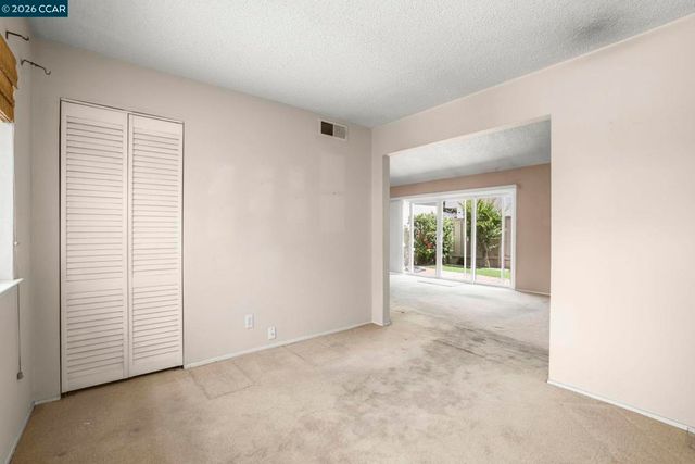 4 Long Creek Cir, Clayton, CA 94517
