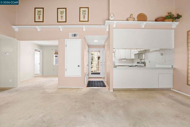 4 Long Creek Cir, Clayton, CA 94517