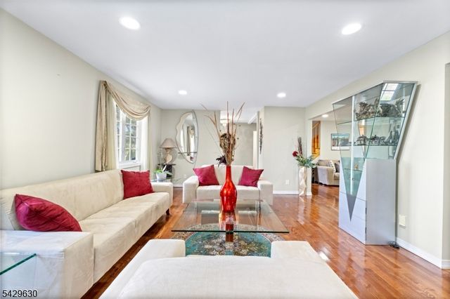 1553 Alps Rd, Wayne Twp., NJ 07470