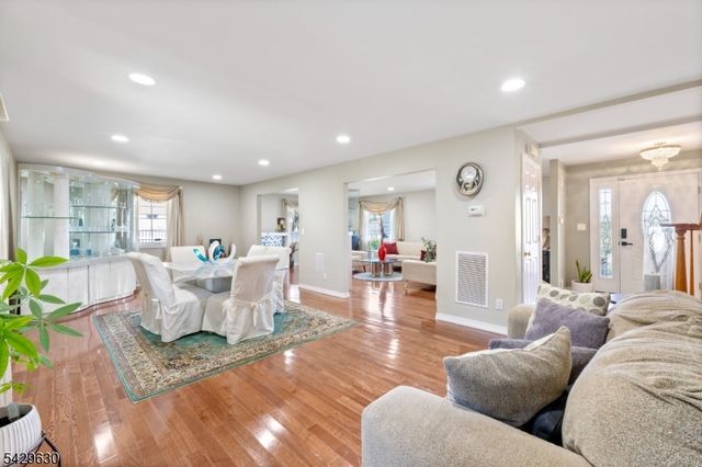 1553 Alps Rd, Wayne Twp., NJ 07470