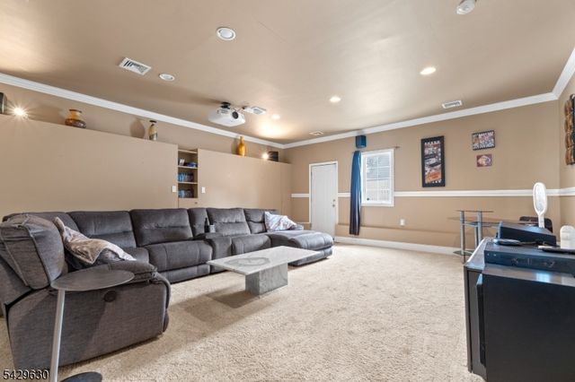 1553 Alps Rd, Wayne Twp., NJ 07470