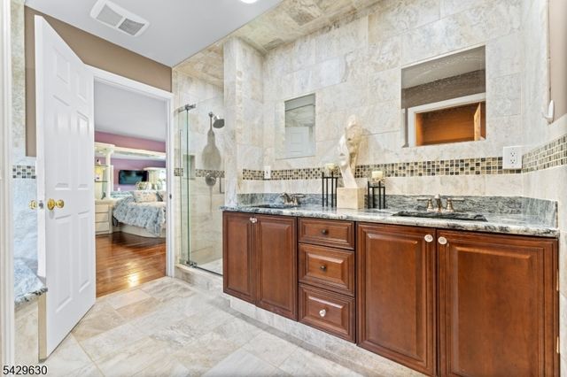 1553 Alps Rd, Wayne Twp., NJ 07470