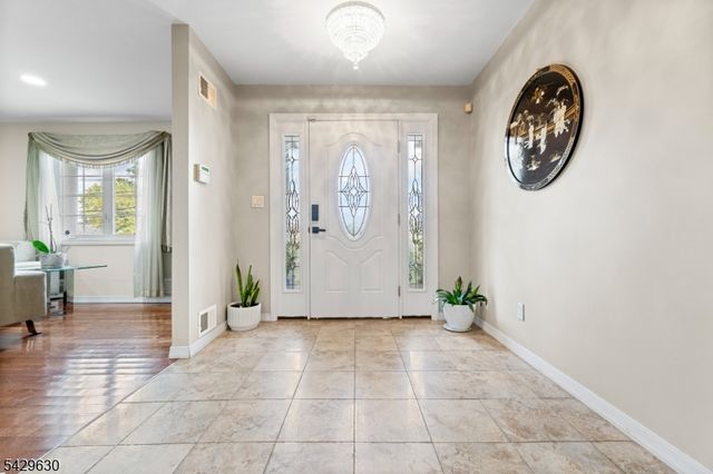 1553 Alps Rd, Wayne Twp., NJ 07470