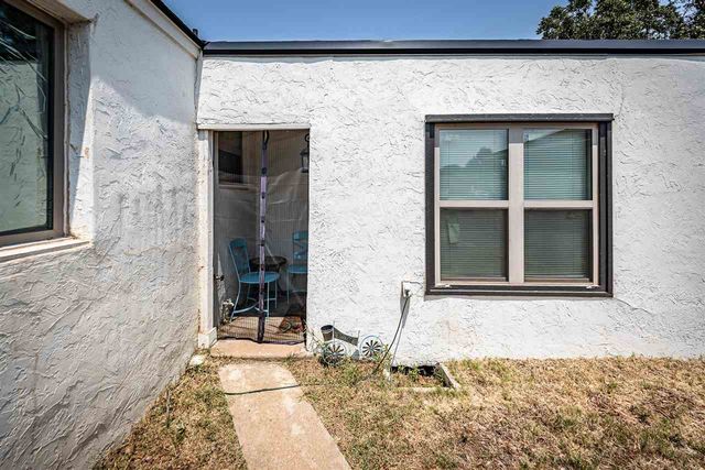903 NW Columbia Ave, Lawton, OK 73507