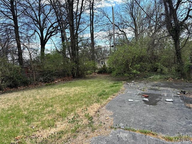 7504 Trenton, University City, MO 63130