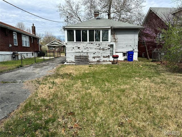 7504 Trenton, University City, MO 63130