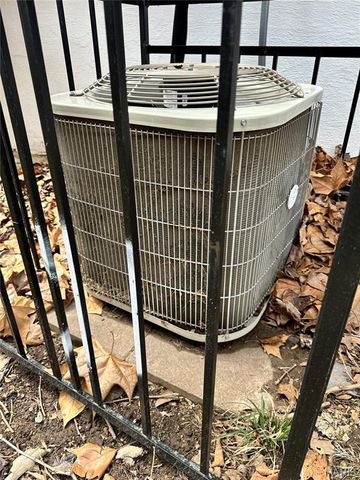 7504 Trenton, University City, MO 63130