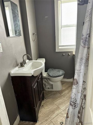 7504 Trenton, University City, MO 63130