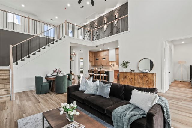 2401 Peabody Avenue, Dallas, TX 75215