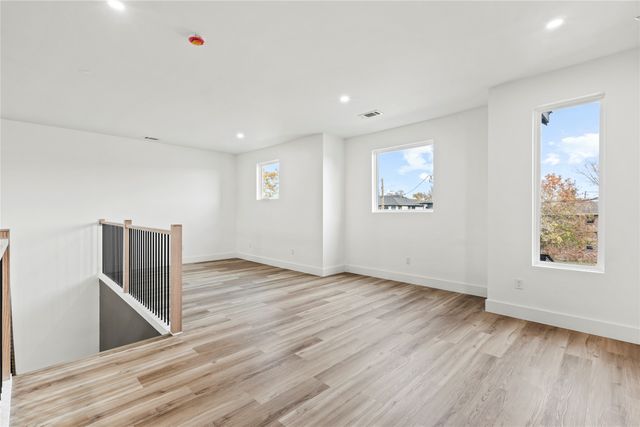 2401 Peabody Avenue, Dallas, TX 75215