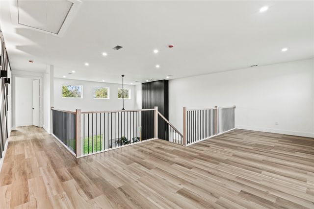 2401 Peabody Avenue, Dallas, TX 75215