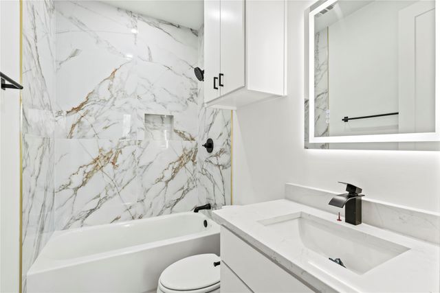 2401 Peabody Avenue, Dallas, TX 75215