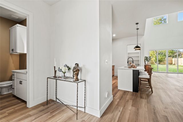 2401 Peabody Avenue, Dallas, TX 75215