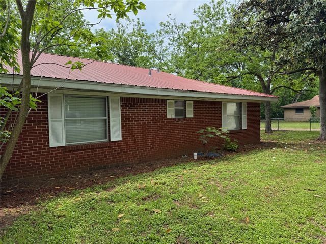 621 French Street, Trinidad, TX 75163