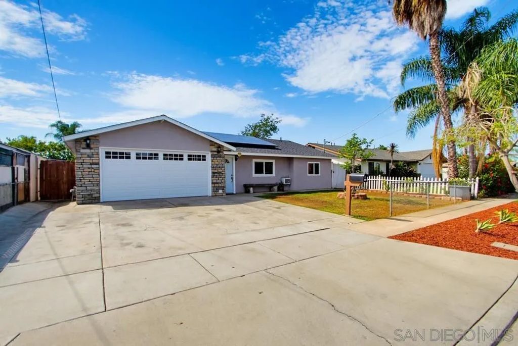 1439 N MISSION, Escondido, CA 92027