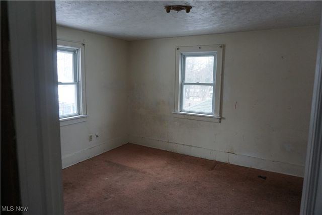 1088 Packard Drive, Akron, OH 44320