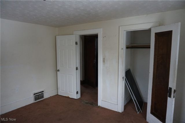 1088 Packard Drive, Akron, OH 44320