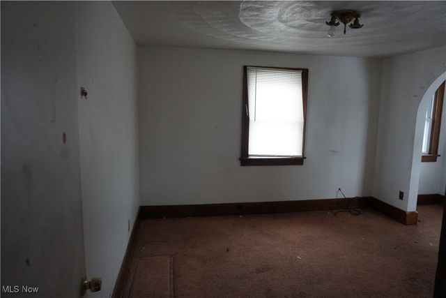 1088 Packard Drive, Akron, OH 44320