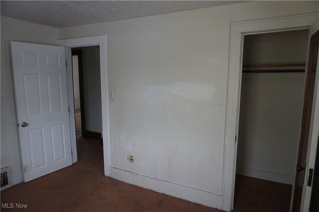 1088 Packard Drive, Akron, OH 44320