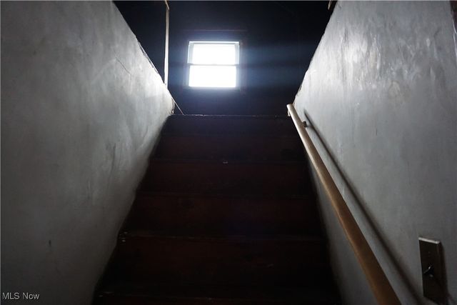 1088 Packard Drive, Akron, OH 44320