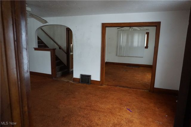 1088 Packard Drive, Akron, OH 44320