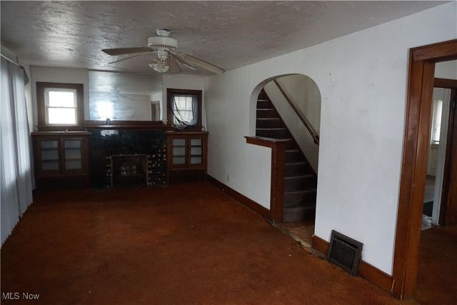 1088 Packard Drive, Akron, OH 44320