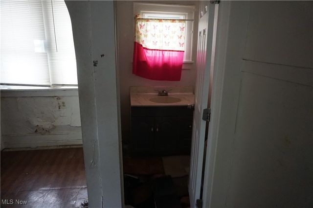 1088 Packard Drive, Akron, OH 44320