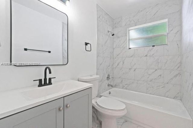 1040 NW 23rd Ter, Fort Lauderdale, FL 33311