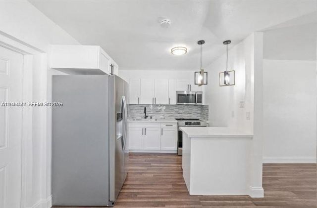 1040 NW 23rd Ter, Fort Lauderdale, FL 33311