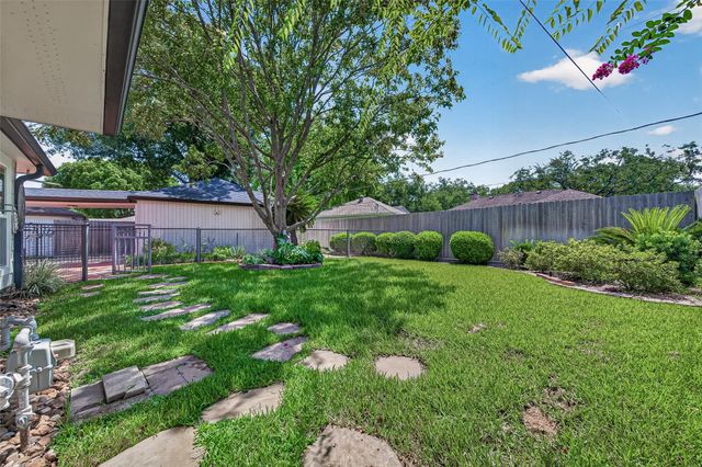 2322 Eaglerock Drive, Houston, TX 77080