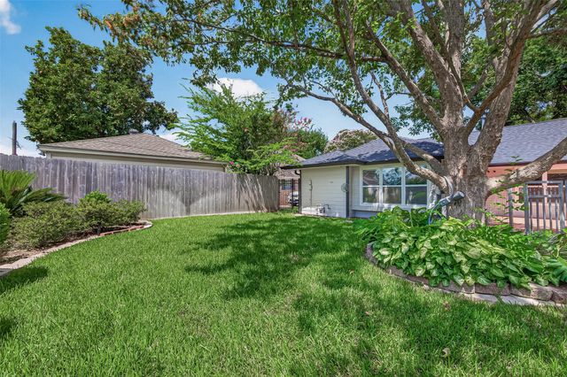 2322 Eaglerock Drive, Houston, TX 77080