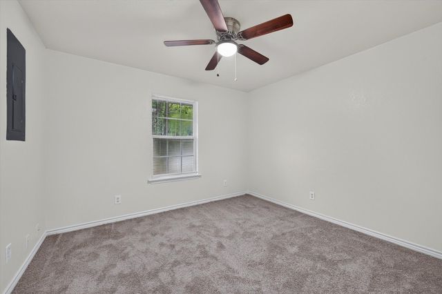 1002 Pine Street, Bonham, TX 75418