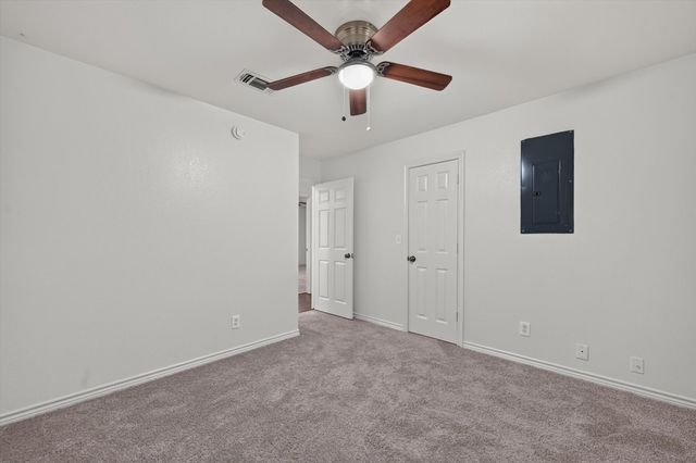 1002 Pine Street, Bonham, TX 75418