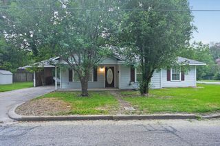1002 Pine Street, Bonham, TX 75418