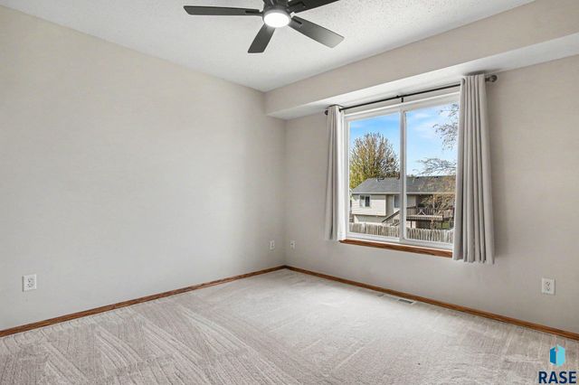 7004 W 51st St Street, Sioux Falls, SD 57106