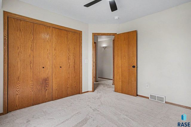 7004 W 51st St Street, Sioux Falls, SD 57106