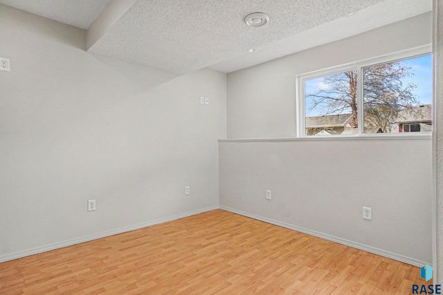 7004 W 51st St Street, Sioux Falls, SD 57106