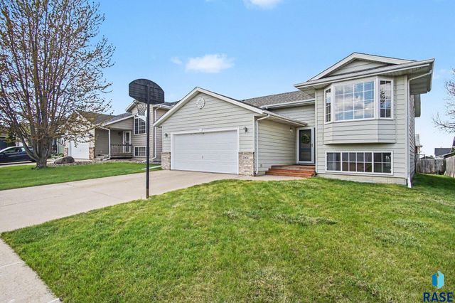 7004 W 51st St Street, Sioux Falls, SD 57106