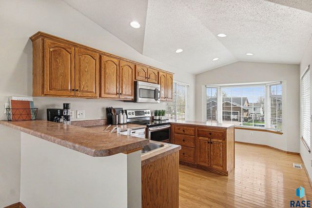 7004 W 51st St Street, Sioux Falls, SD 57106
