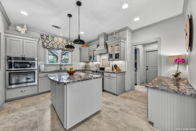 101 CIBOLO HOLLOW N, Fair Oaks Ranch, TX 78015